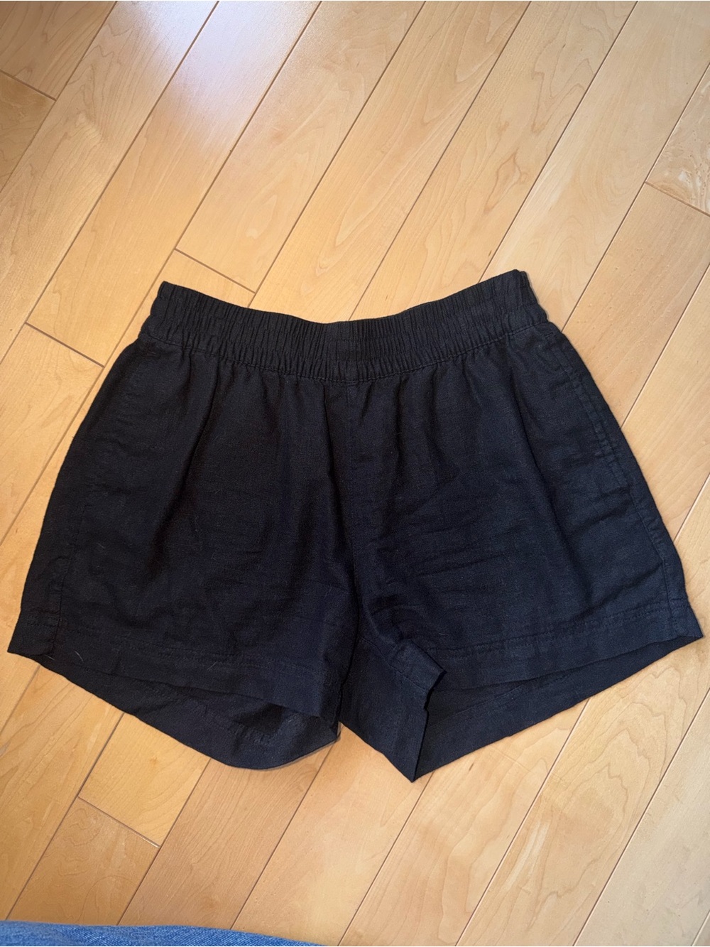 Old navy linen blend shorts. Size XS. Comfort waistband. Pockets.